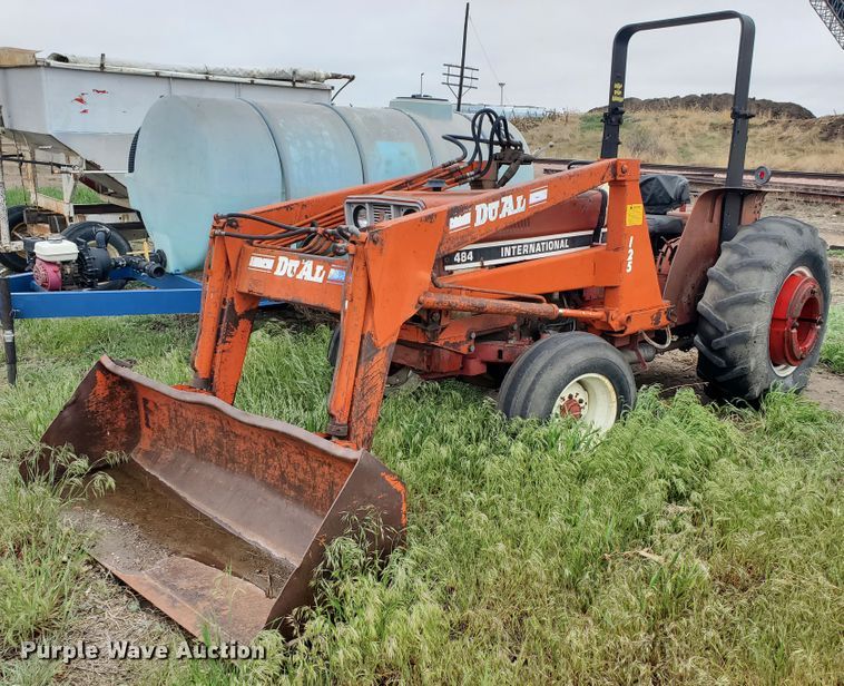 image for item GO9157 International 484  tractor