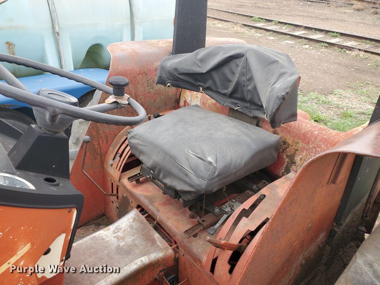 image for item GO9157 International 484  tractor