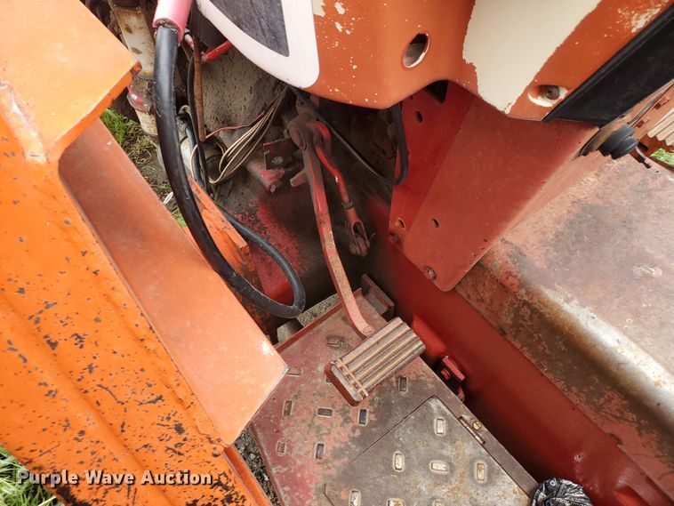 image for item GO9157 International 484  tractor