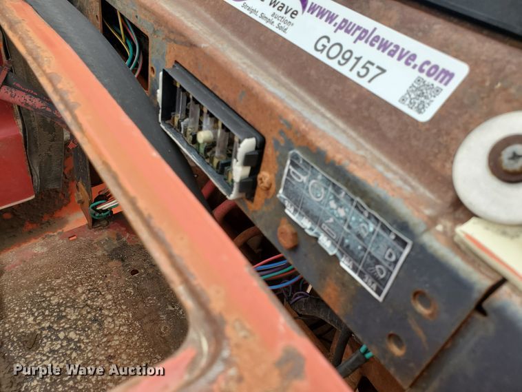 image for item GO9157 International 484  tractor