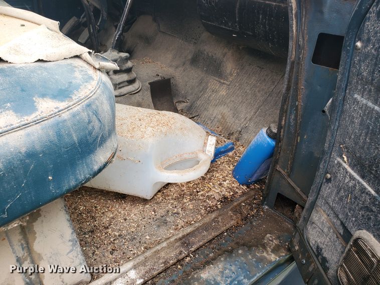 image for item GO9161 1973 International Loadstar 1600  grain truck