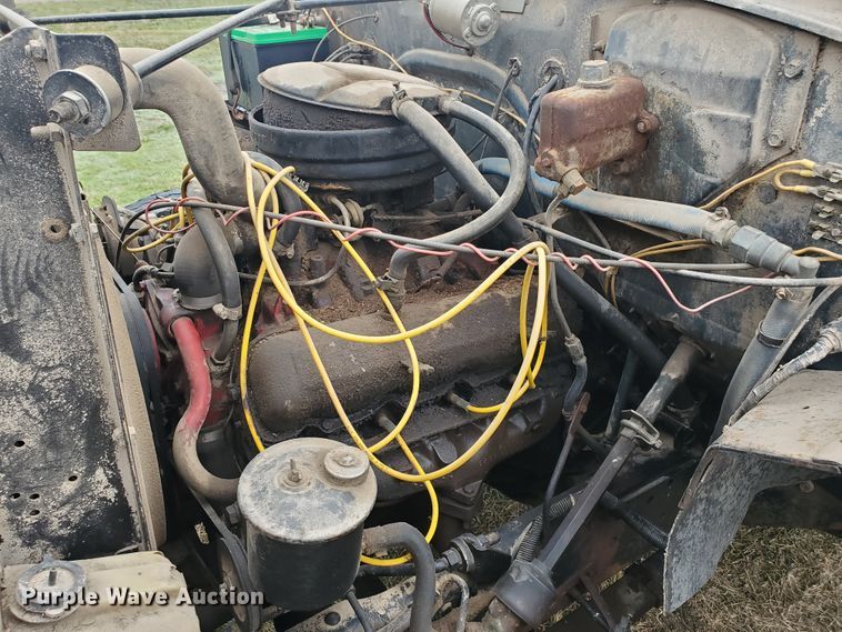 image for item GO9161 1973 International Loadstar 1600  grain truck