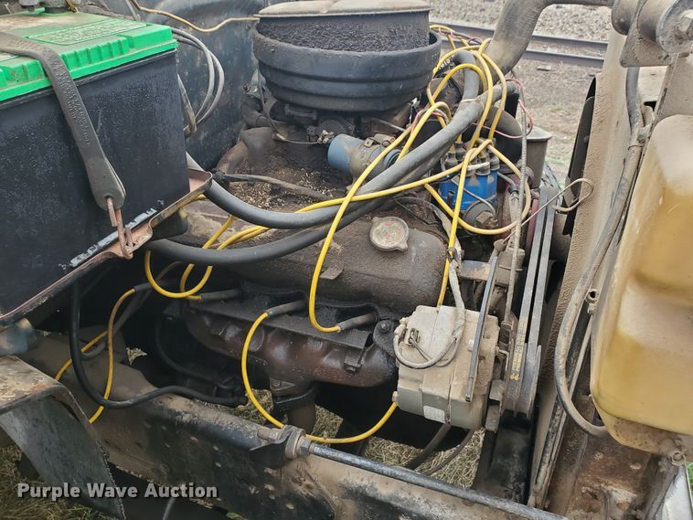 image for item GO9161 1973 International Loadstar 1600  grain truck