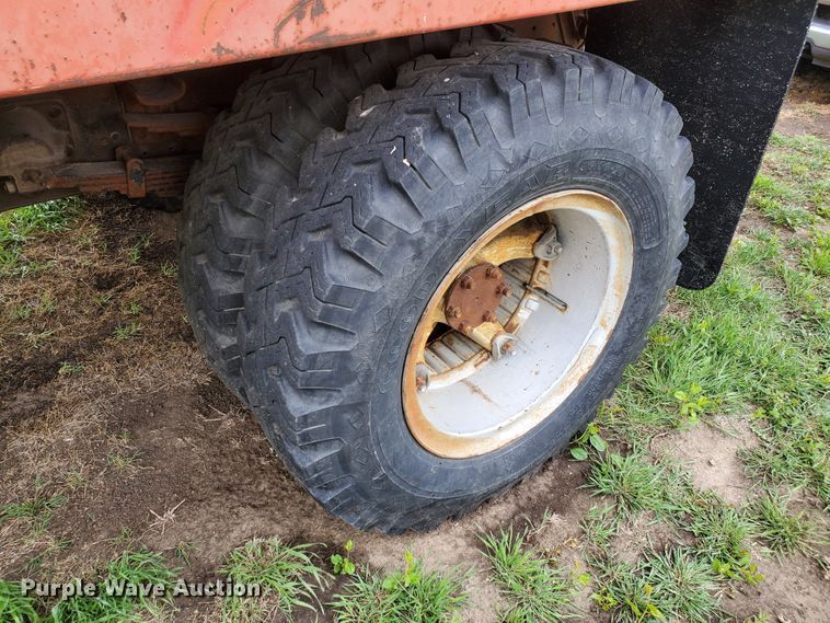 image for item GO9161 1973 International Loadstar 1600  grain truck