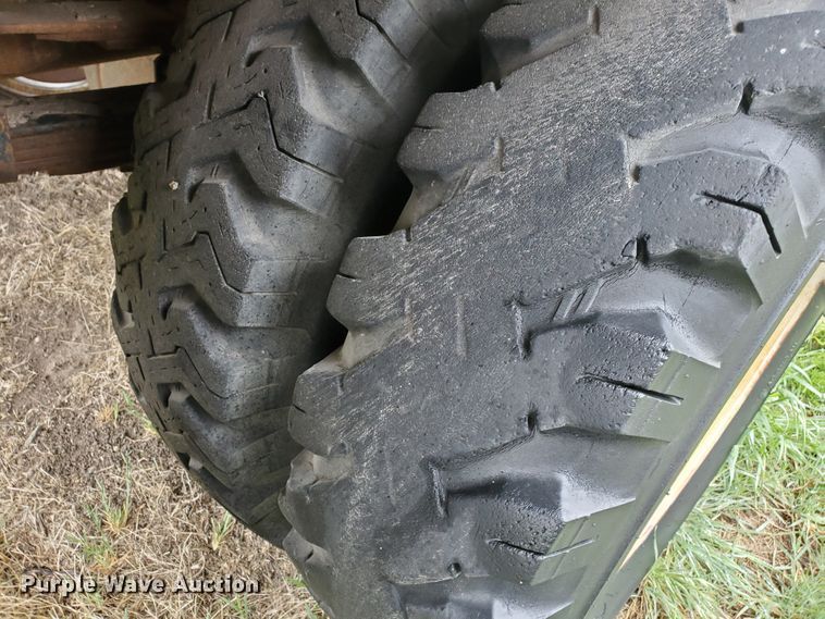 image for item GO9161 1973 International Loadstar 1600  grain truck