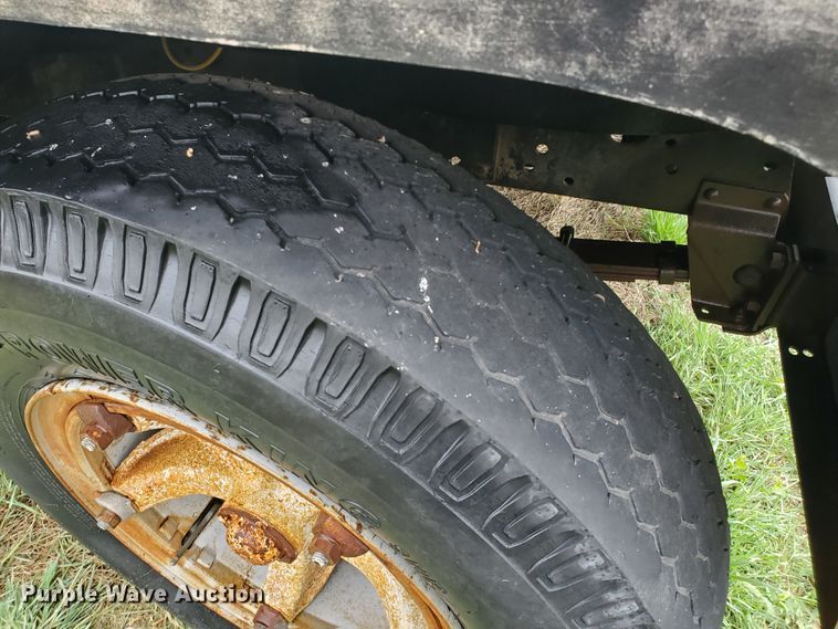 image for item GO9161 1973 International Loadstar 1600  grain truck