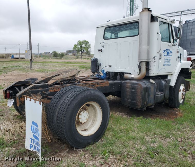 image for item GO9162 1981 International S2200  semi truck