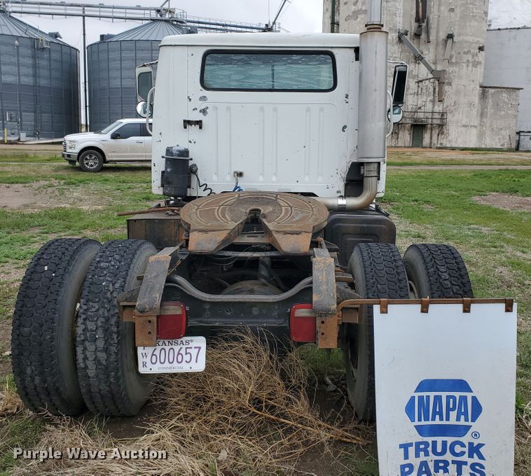 image for item GO9162 1981 International S2200  semi truck