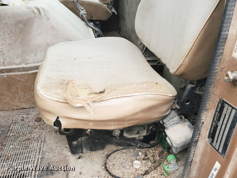 image for item GO9162 1981 International S2200  semi truck