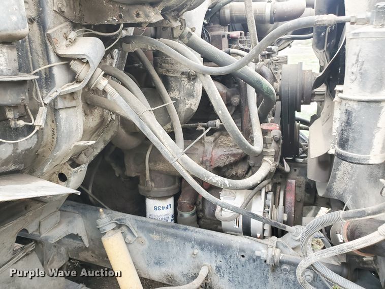 image for item GO9162 1981 International S2200  semi truck