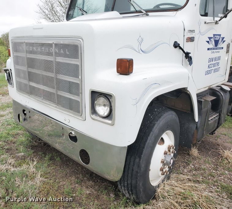 image for item GO9162 1981 International S2200  semi truck