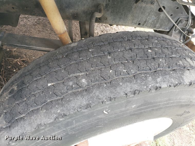 image for item GO9162 1981 International S2200  semi truck