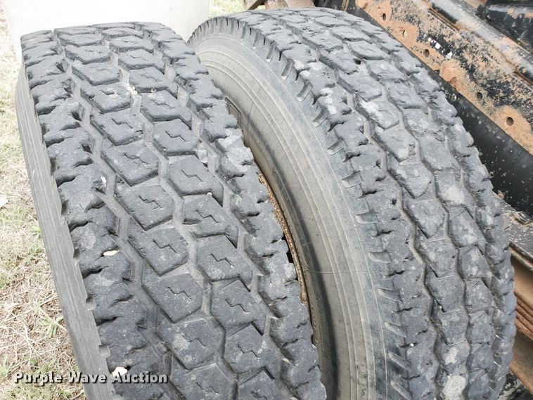 image for item GO9162 1981 International S2200  semi truck