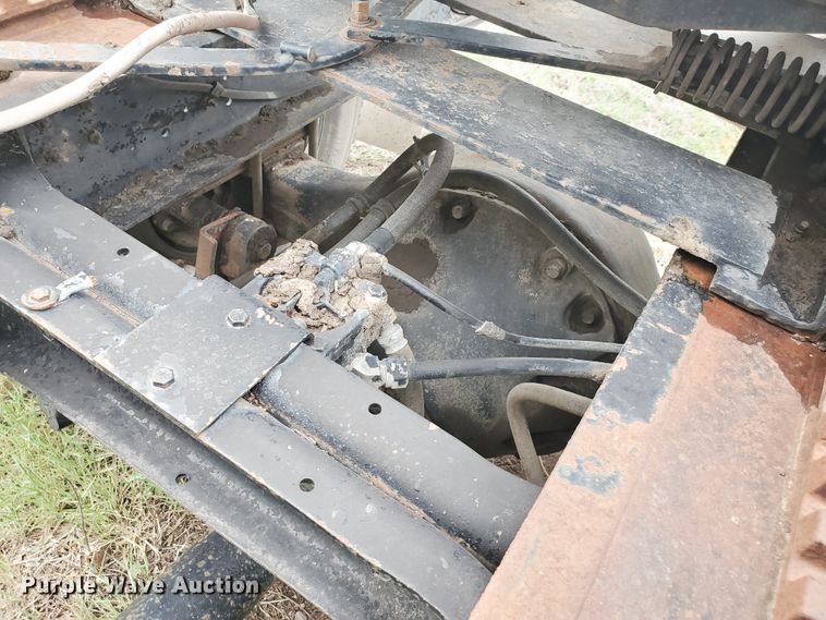 image for item GO9162 1981 International S2200  semi truck