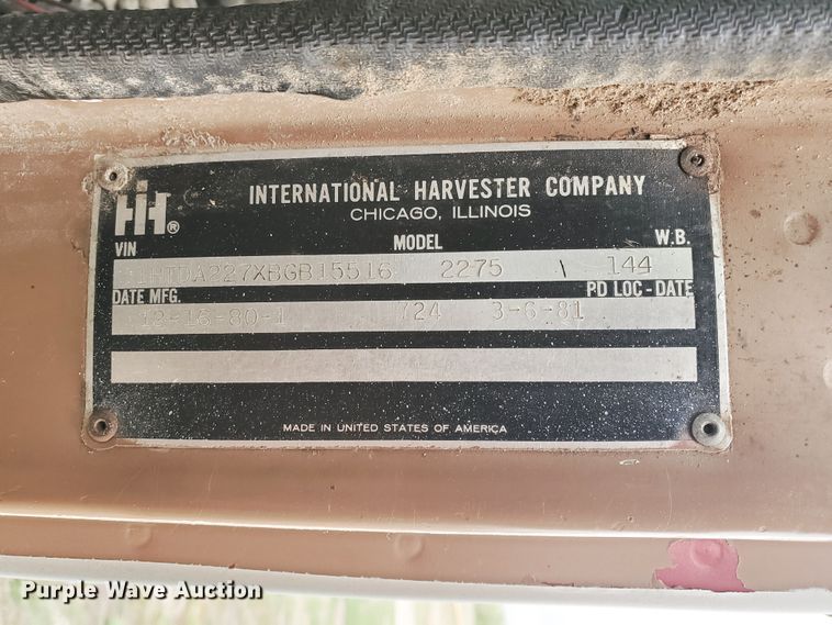 image for item GO9162 1981 International S2200  semi truck