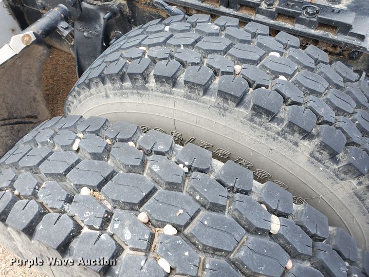 image for item GO9163 2001 Freightliner FLD  semi truck