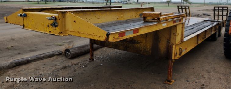 image for item GO9164 1962 Hyster C25T drop deck equipment trailer