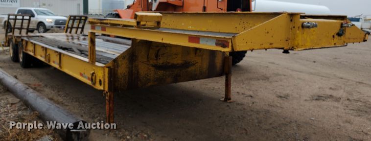 image for item GO9164 1962 Hyster C25T drop deck equipment trailer