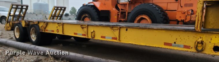 image for item GO9164 1962 Hyster C25T drop deck equipment trailer