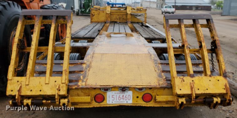 image for item GO9164 1962 Hyster C25T drop deck equipment trailer