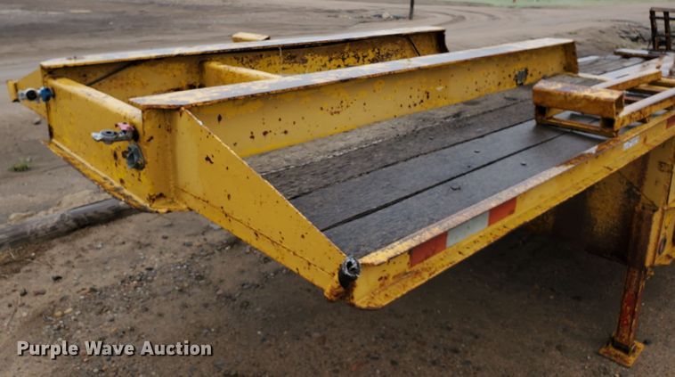 image for item GO9164 1962 Hyster C25T drop deck equipment trailer