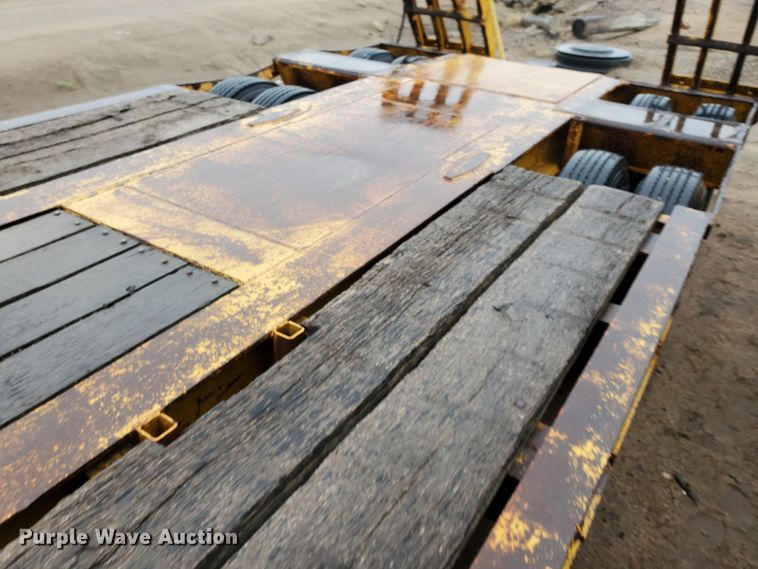 image for item GO9164 1962 Hyster C25T drop deck equipment trailer