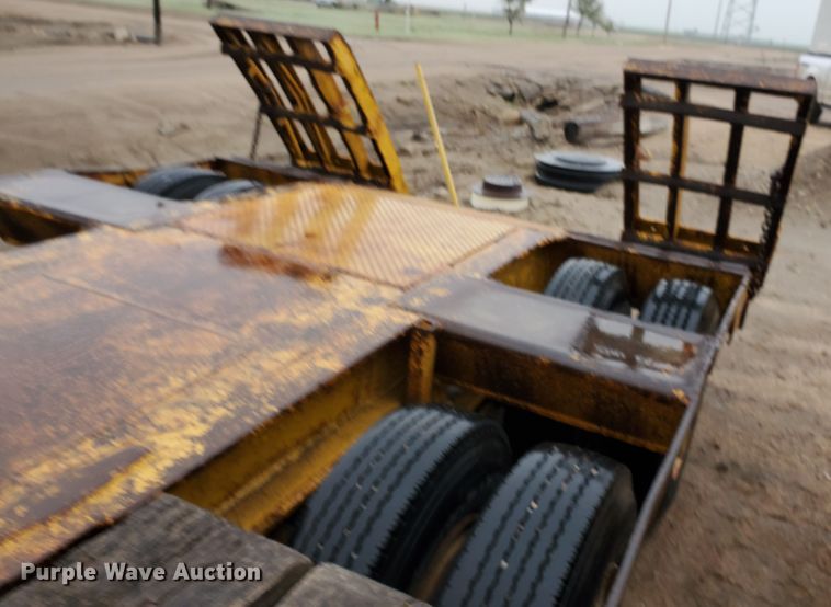 image for item GO9164 1962 Hyster C25T drop deck equipment trailer