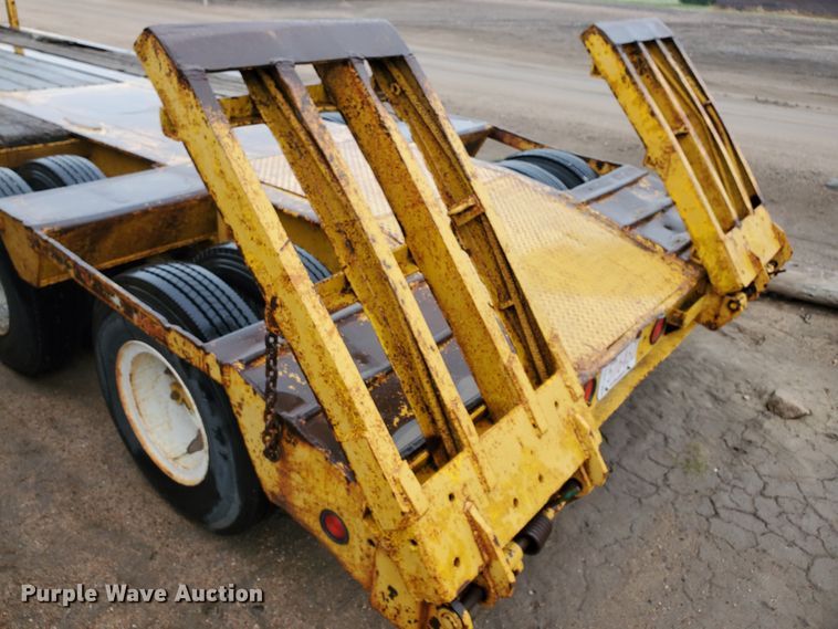 image for item GO9164 1962 Hyster C25T drop deck equipment trailer