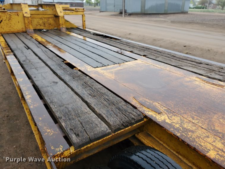 image for item GO9164 1962 Hyster C25T drop deck equipment trailer