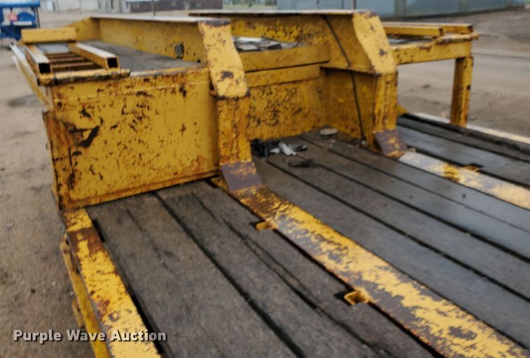 image for item GO9164 1962 Hyster C25T drop deck equipment trailer