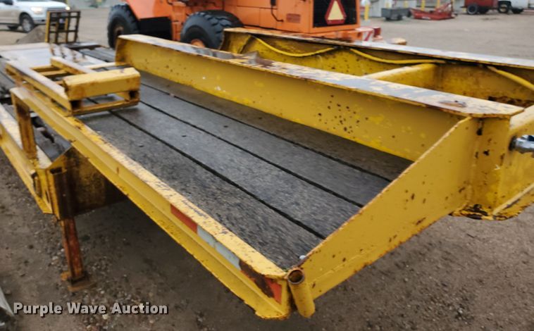 image for item GO9164 1962 Hyster C25T drop deck equipment trailer