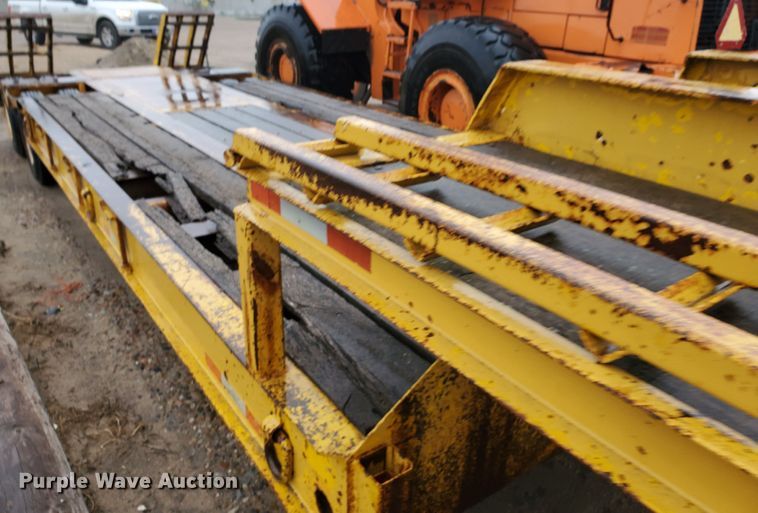 image for item GO9164 1962 Hyster C25T drop deck equipment trailer