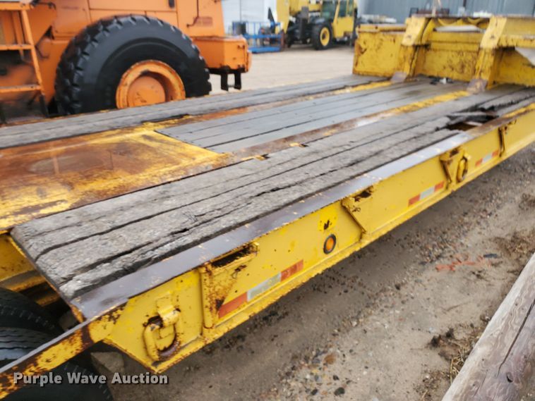 image for item GO9164 1962 Hyster C25T drop deck equipment trailer