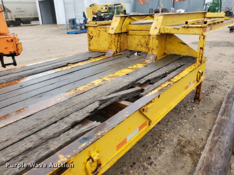 image for item GO9164 1962 Hyster C25T drop deck equipment trailer