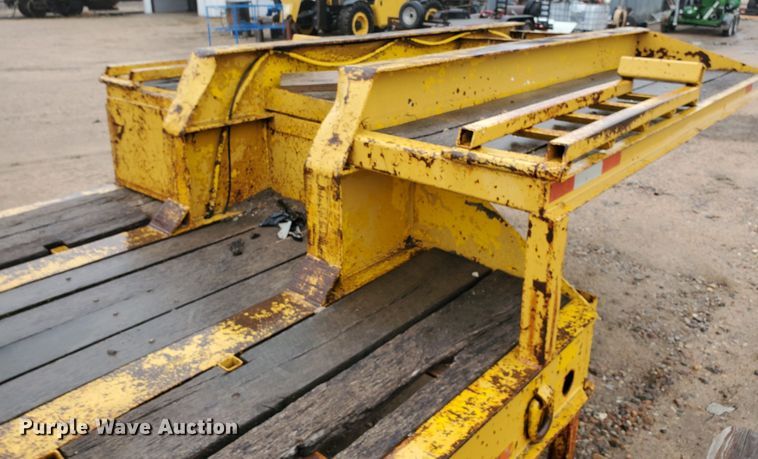 image for item GO9164 1962 Hyster C25T drop deck equipment trailer