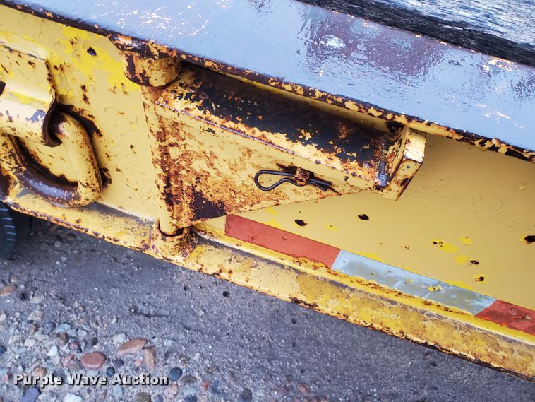 image for item GO9164 1962 Hyster C25T drop deck equipment trailer