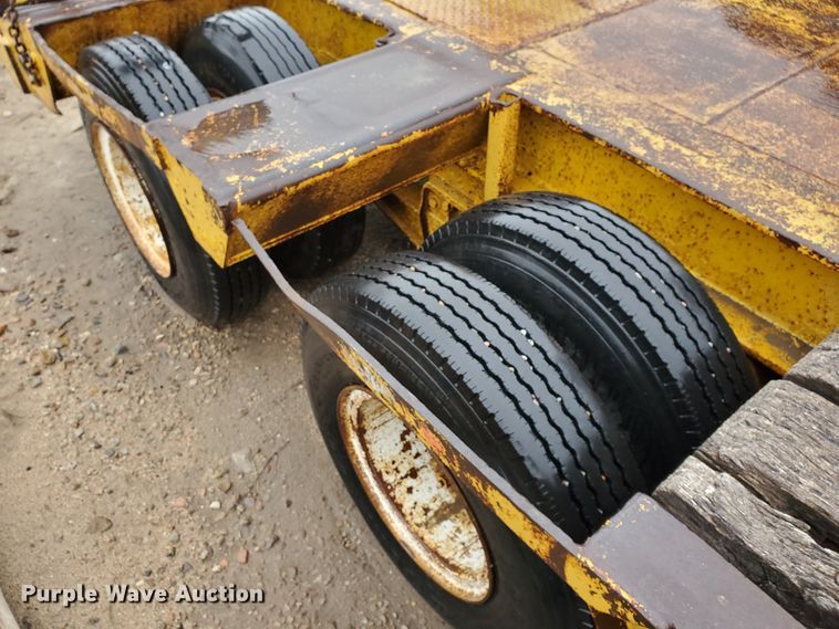 image for item GO9164 1962 Hyster C25T drop deck equipment trailer