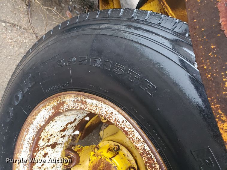 image for item GO9164 1962 Hyster C25T drop deck equipment trailer