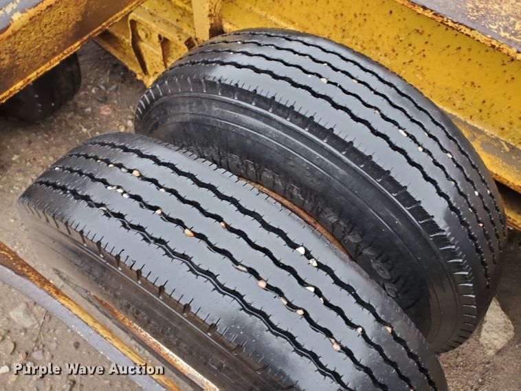 image for item GO9164 1962 Hyster C25T drop deck equipment trailer