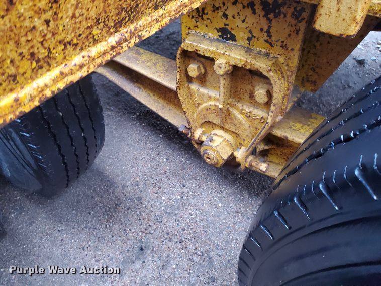 image for item GO9164 1962 Hyster C25T drop deck equipment trailer