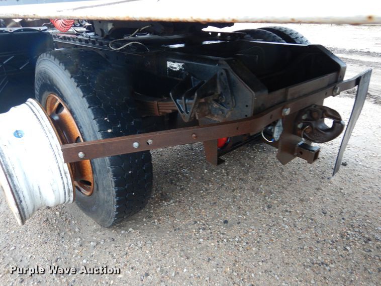 image for item GO9166 1988 International 8300  semi truck