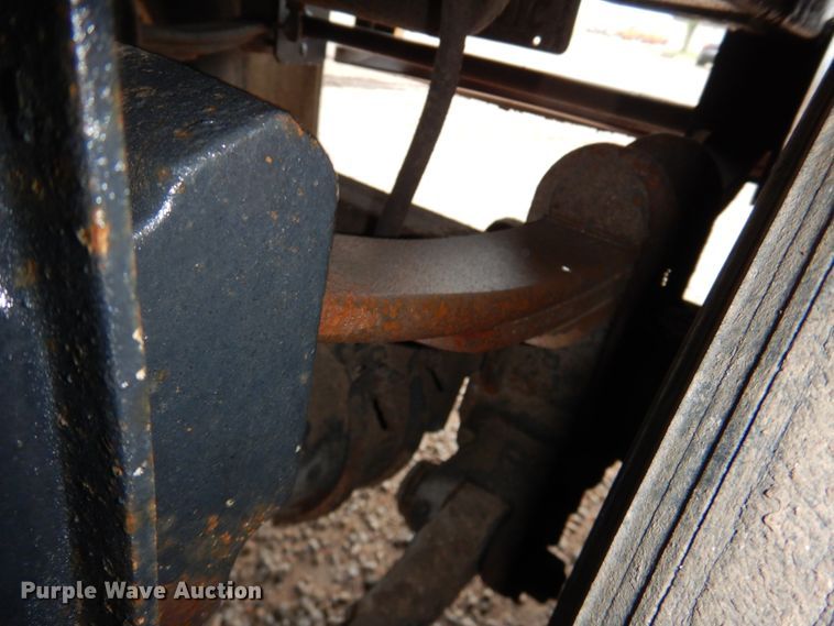 image for item GO9166 1988 International 8300  semi truck