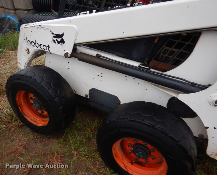 image for item GO9168 1998 Bobcat 863  skid steer loader