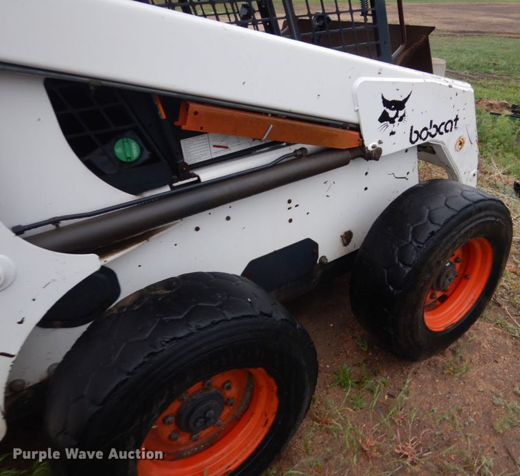 image for item GO9168 1998 Bobcat 863  skid steer loader