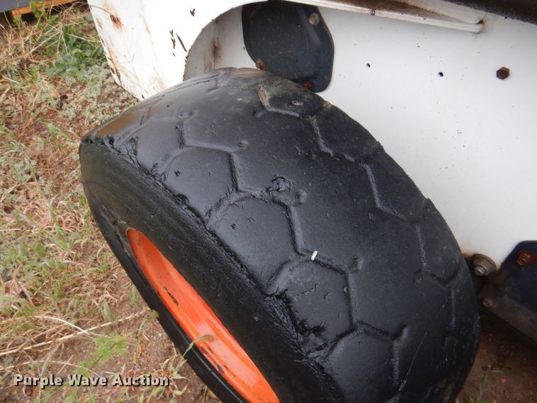 image for item GO9168 1998 Bobcat 863  skid steer loader