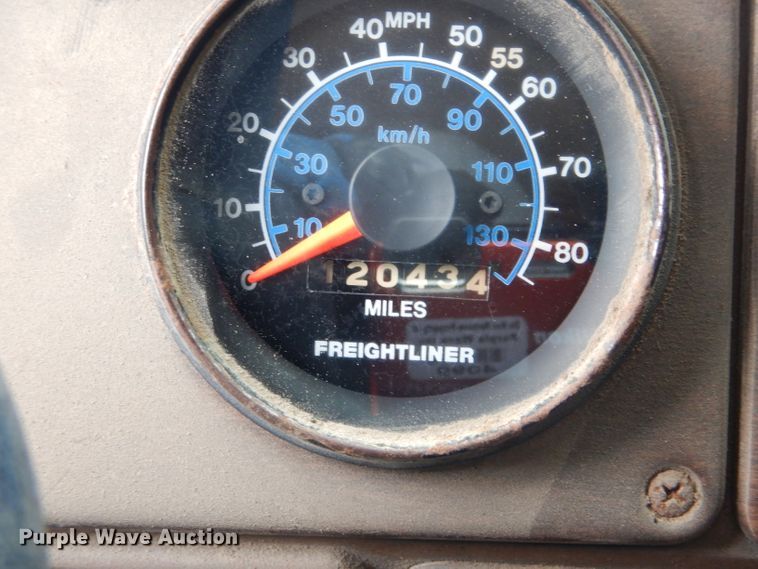 image for item GO9651 1987 Freightliner FLT  flatbed truck