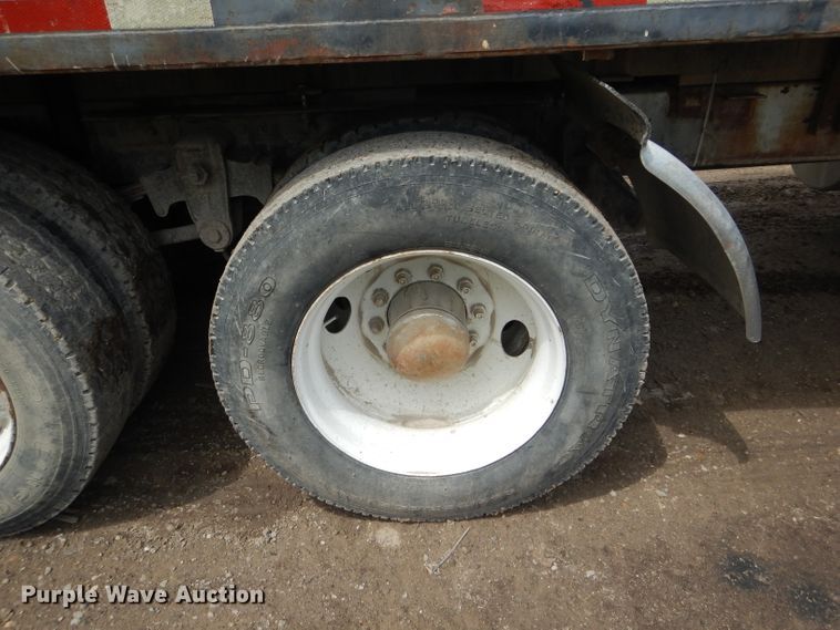 image for item GO9651 1987 Freightliner FLT  flatbed truck