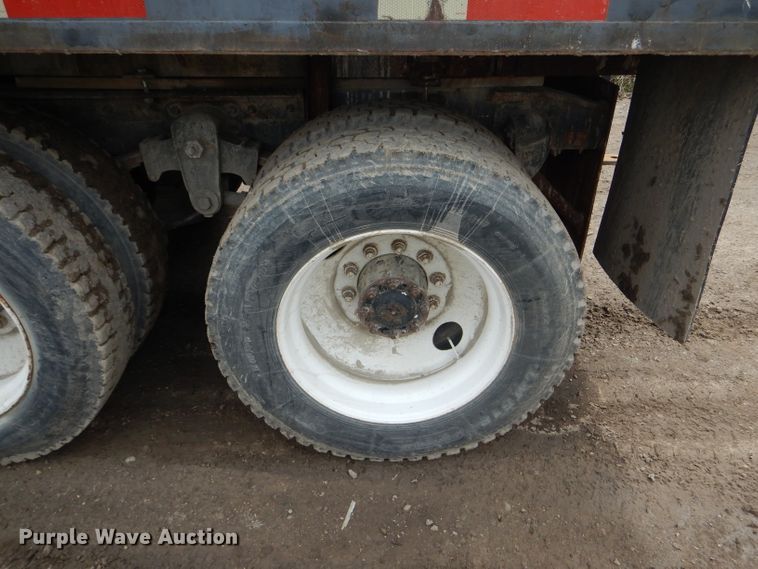 image for item GO9651 1987 Freightliner FLT  flatbed truck