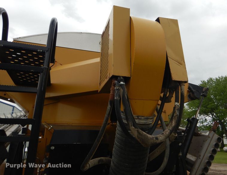 image for item GO9652 2002 Ag-Chem TerraGator 8144 applicator