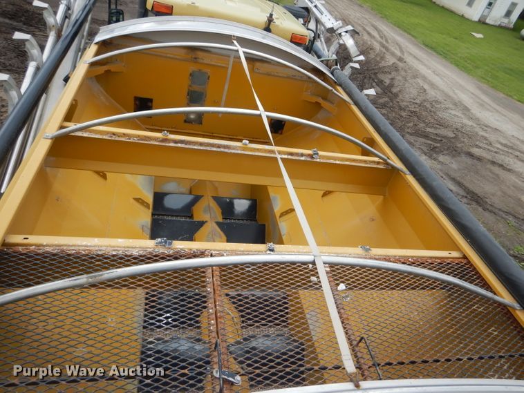 image for item GO9652 2002 Ag-Chem TerraGator 8144 applicator